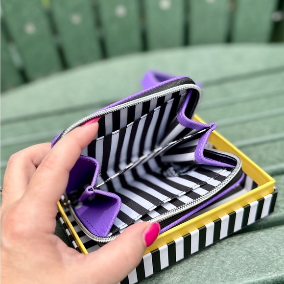 Marc Tetro White Dog Purple Zip Wallet Wristlet NWT - Picture 5 of 7